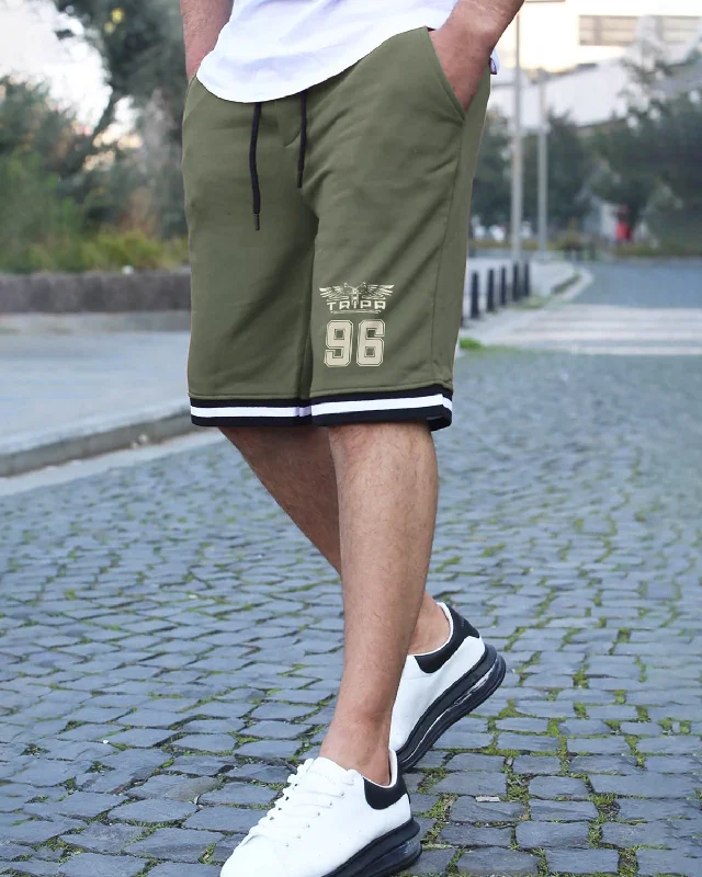 Men's plaid pattern wool blend shorts for a preppy fall styleMen Olivegreen Knee Length Sports Shorts