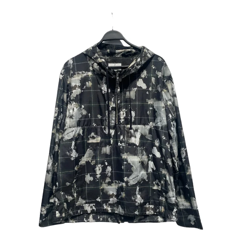 Men coats with a quilted pattern for added texture and warmthMIHARA YASUHIRO/Windbreaker
