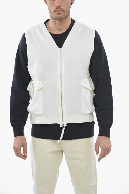 Slim - fit men coats in navy blue for a classic and sophisticated appearanceCP Company Cotton MERCERIZED Vest with Nylon Pockets and Zip Slim - fit men coats in navy blue for a classic and sophisticated appearanceCP Company Cotton MERCERIZED Vest with Nylon Pockets and Zip