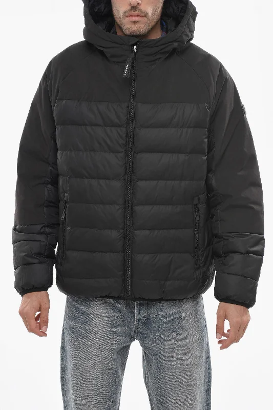Men coats with a wind - resistant outer layer for blustery weatherWoolrich Quilted Padded Jacket with Hood