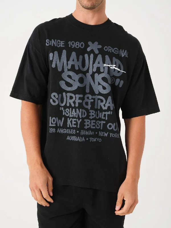 Men's ribbed t - shirts with a textured finish for added styleLandmark T-Shirt in Black Edge
